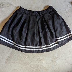 Hot topic. Black skirt